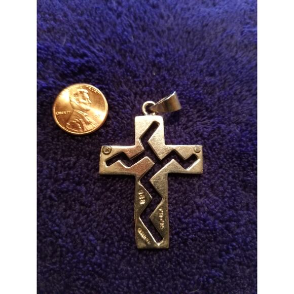 Cross Sterling Silver Zigzag Cut Out Design J100336 - Picture 1 of 2